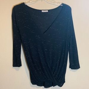 ❇️3/$30❇️ Dainty Hooligan Surplice V-Neck Crossover L